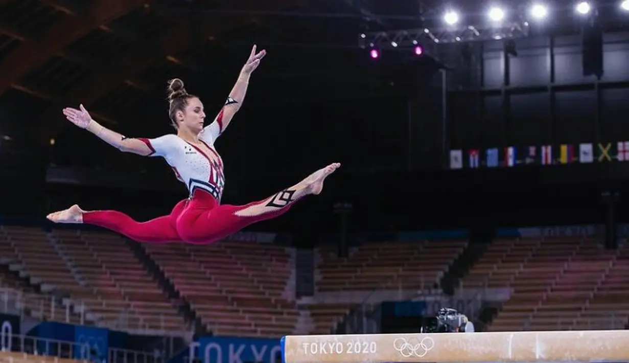 Kasus pelecehan seksual yang dialami pesenam oleh mantan dokter Tim USA Larry Nassar, pun melatarbelakangi keputusan pilihan seragam tim Jerman.  (FOTO: Instagram/paulinschafer).
