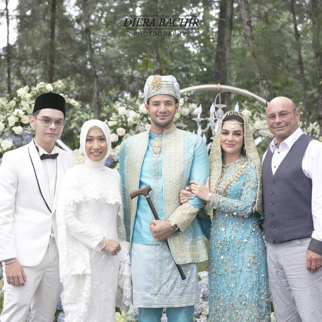 Jarang Terekspos, Ini 6 Momen Kebersamaan Irish Bella dan Ayah Bulenya