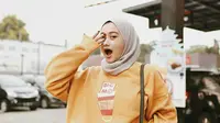 Rekomendasi 9 Ide Warna Jilbab yang Pas Dipadukan dengan Baju Kuning Mustard