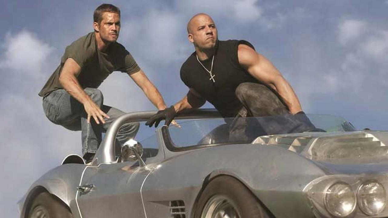 Aksi menegangkan Vin Diesel dan Paul Walker dalam film Fast and Furious (Universal Picture)