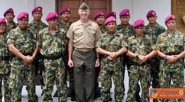 Citizen6, Surabaya: Lt. Gen Duane Thiessen merencanakan pasukannya yang akan menempati pangkalan Marinir Amerika di Darwin itu untuk latihan bersama dengan Marinir di negara-negara Asia termasuk Marinir Indonesia. (Pengirim: Sintelpasmar-1)