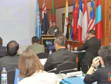Citizen6, Jakarta: Lokakarya konferensi regional PBB Ke-3 (3rd UN regional conference workshop), dibuka oleh Koorsahli, Panglima TNI Mayjen TNI Hotma Marbun mewakili Panglima TNI, Senin (21/3). (Pengirim: Badarudin Bakri Badar)