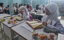 Sentilan Warga Bantul Samakan Menu MBG dengan Konsumsi Camilan Rapat Bulanan RT