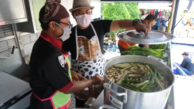 Dapur umum Pemkot Surabaya