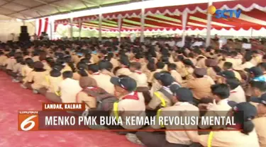 Menko PMK Puan Maharani buka acara Kemah Revolusi Mental serta berikan sejumlah bantuan sosial di Landak, Kalimantan Barat.