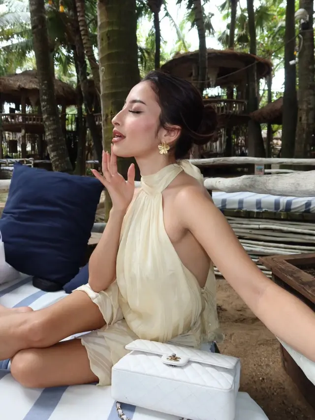 Jennifer Coppen Tampil dengan Makeup Glam ala Latina Girl saat Liburan di Bali, Pancarkan Pesona Summer Look