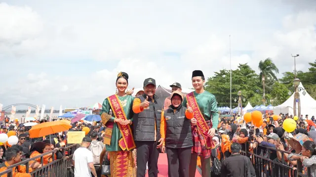 Gus Ipul Pimpin Ikrar Ribuan Petugas Sensus Ekonomi 2026