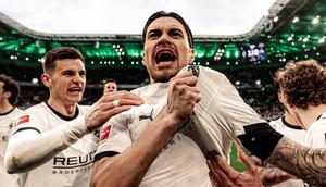 Ekspresi emosional bek Borussia Monchengladbach setelah mencetak gol kemenangan atas Union Berlin dalam laga pekan ke-24 Bundesliga 2025/2026, Minggu (1/3/2026). (Instagram Kevin Diks)