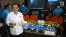 Kepala BNN Komjen Pol Heru Winarko menunjukkan barang bukti sabu saat menggelar rilis di Kantor BNN, Cawang, Jakarta, Selasa (22/5). BNN berhasil mengungkap dua jaringan sindikat narkoba di Aceh dan Pekanbaru. (Liputan6.com/Arya Manggala)