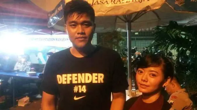 suporter wanita Timnas Indonesia