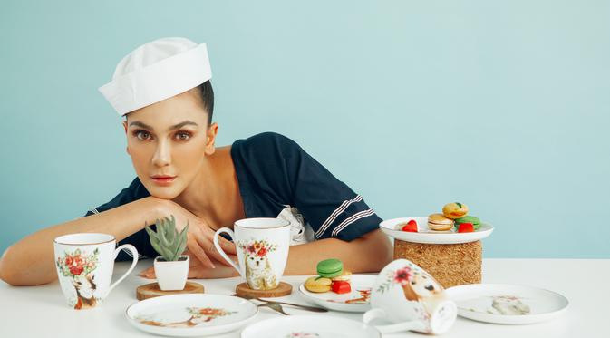 Kebiasaan Unik Luna Maya Suka Cium Bau Kentut Sendiri Entertainment Fimela Com