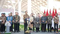 Presiden Indonesia Joko Widodo (kanan) melakukan uji coba kereta cepat Jakarta-Bandung di Jakarta pada 13 September 2023. Dok Kemenko marvest