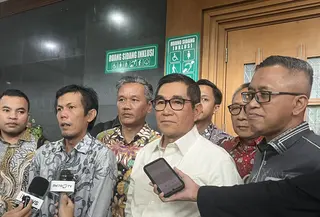 Hamdan Zoelva kuasa hukum Kerry Adrianto Riza. (Liputan6.com/Muhammad Radityo Priyasmoro)