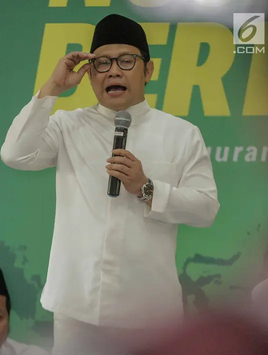 Inisiator gerakan Nusantara Mengaji Muhaimin Iskandar memberi sambutan saat membuka Nusantara bertauhid di Ciganjur, Jakarta, Kamis (14/3). Acara ini mengusung tema 'Khataman Alquran untuk Persatuan Indonesia'. (Liputan6.com/Faizal Fanani)