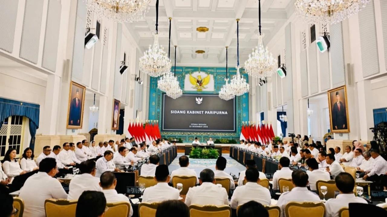 VIDEO: Keras Depan Zulhas Cs, Prabowo "Pejabat Jangan Hanya Foto-Foto di Lokasi Bencana Untuk Dianggap..."