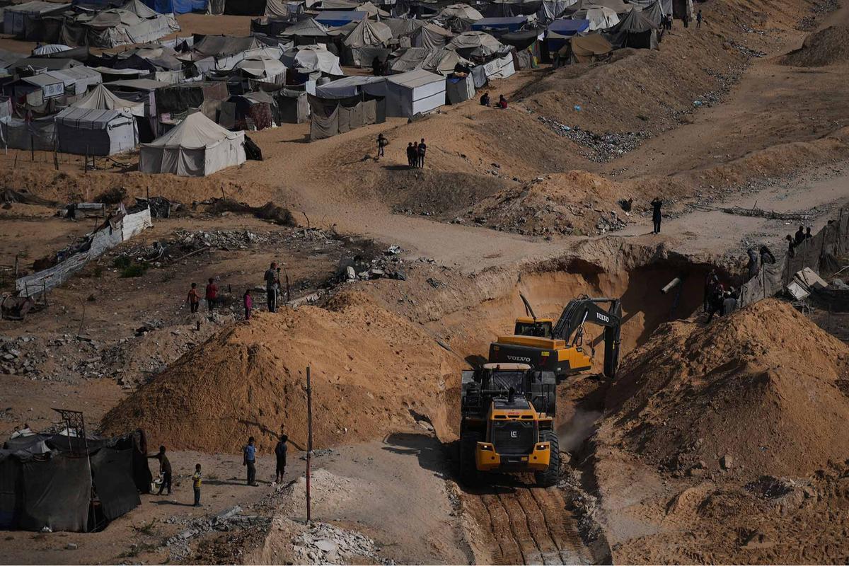 FOTO: Pertama Kali, Tim Mesir Ikut Operasi Temukan Jenazah Sandera di Gaza