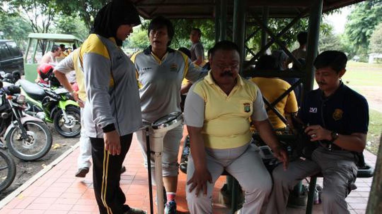Puluhan Polisi gendut ikuti senam kurus di TMII