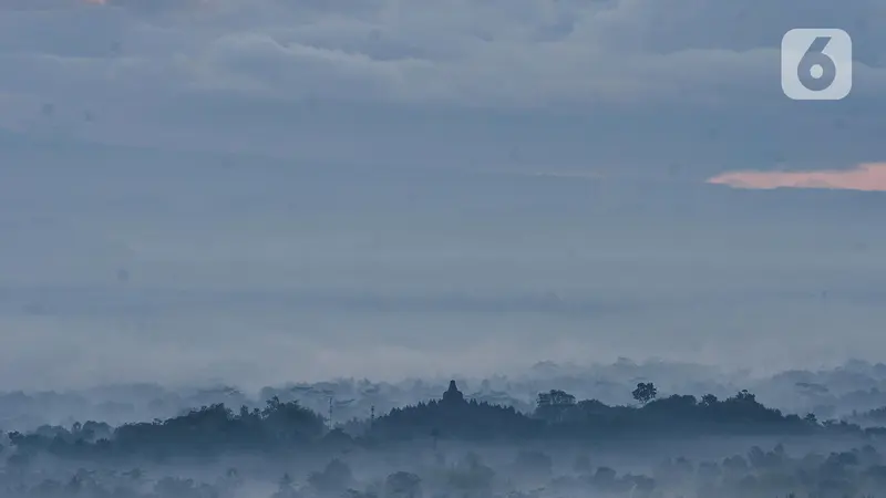 FOTO: Menikmati Keindahan Candi Borobudur saat Sunrise