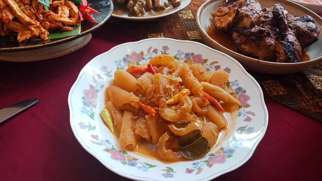 Ragam Kuliner Khas Nusantara Semarakkan HUT RI Ke 73 di Restoran Hotel Berbintang