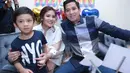 Sesuai dengan rencana Aska dan tim manajemen, sebelum memberikan surprise, Aska terlebih dulu mengajak Nindy untuk makan malam romantis. (Adrian Putra/Bintang.com)