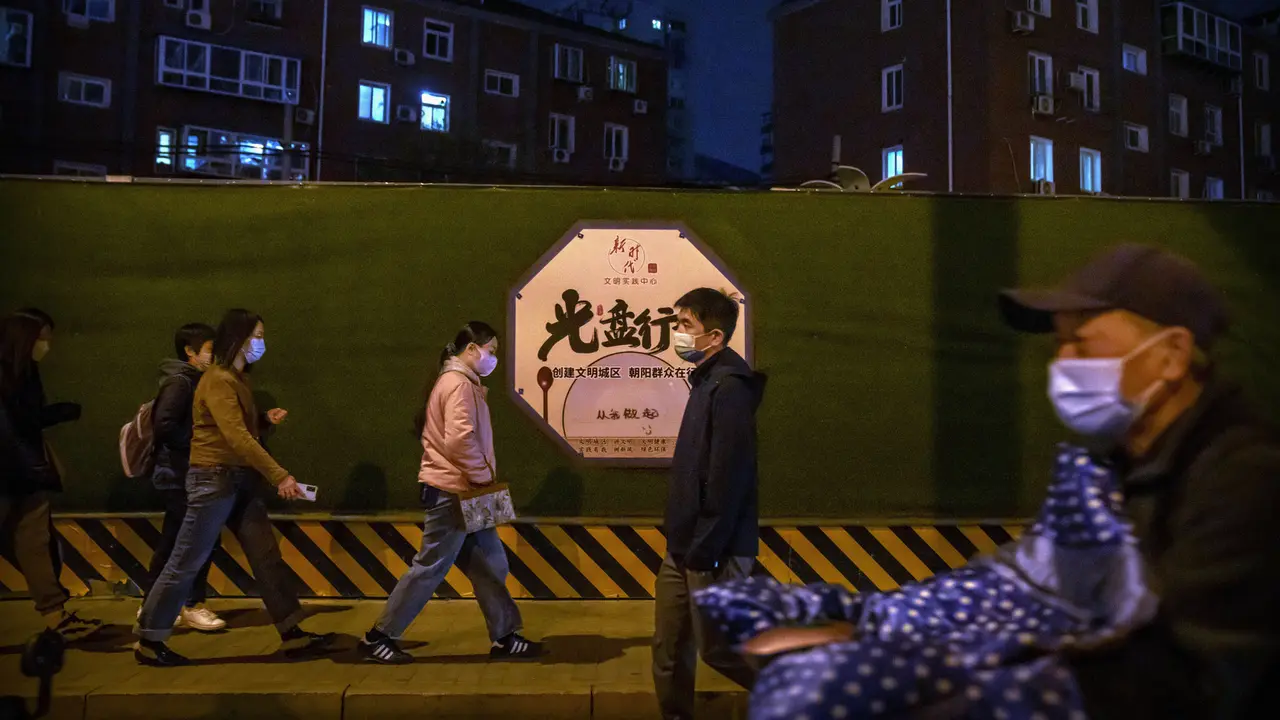 Akibat Lockdown, Pekerja Tinggalkan Zona Industri Kota Zhengzhou di China