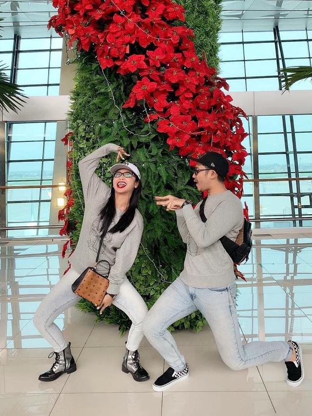 Dewi Perssik dan Angga Wijaya