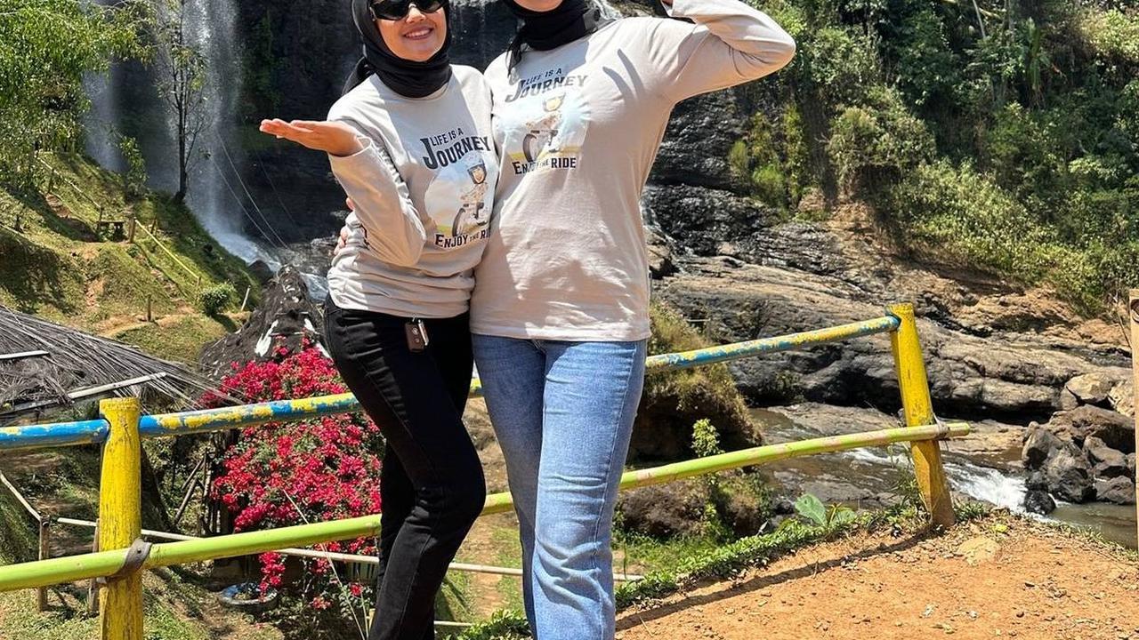 Punya Bandan Super Jangkung, Momen Kebersamaan Polwan dengan Rekannya Ini Curi Perhatian