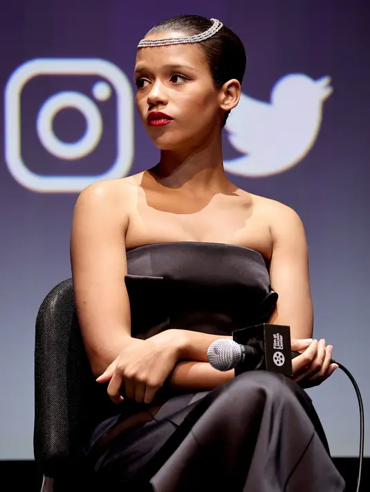 Taylor Russell berpose menghadiri pemutaran perdana film "Bones and All" selama Festival Film New York ke-60 di Alice Tully Hall di New York pada hari Kamis, 6 Oktober 2022. Selain Russell, film ini juga dibintangi oleh artis seperti Mark Rylance, Andre Holland, Chalamet  dan David Gordon Green. (Jamie McCarthy/Getty Images for FLC/AFP)