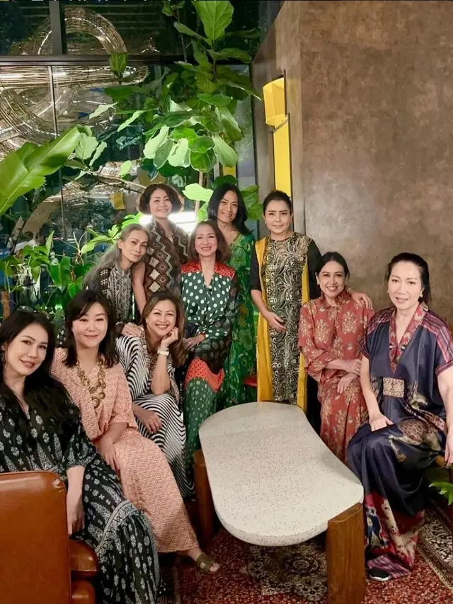 Mayangsari Buka Puasa Bareng Geng Sosialita