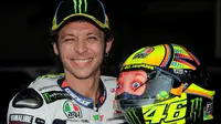 Rossi dengan helm bergambar dirinya tahun 2014. (AFP/Mohd Rasfan)