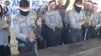 Merakit tidak semudah membongkar, para polisi ini lancar membongkar namun tidak mudah merakit kembali.