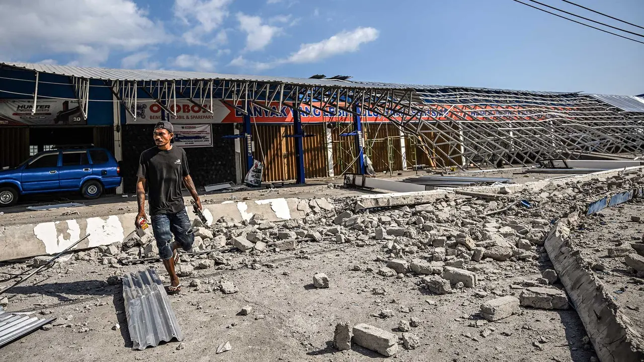 Potret Rumah dan Bangunan Rusak Diterjang Gempa M 7,7 di NTT