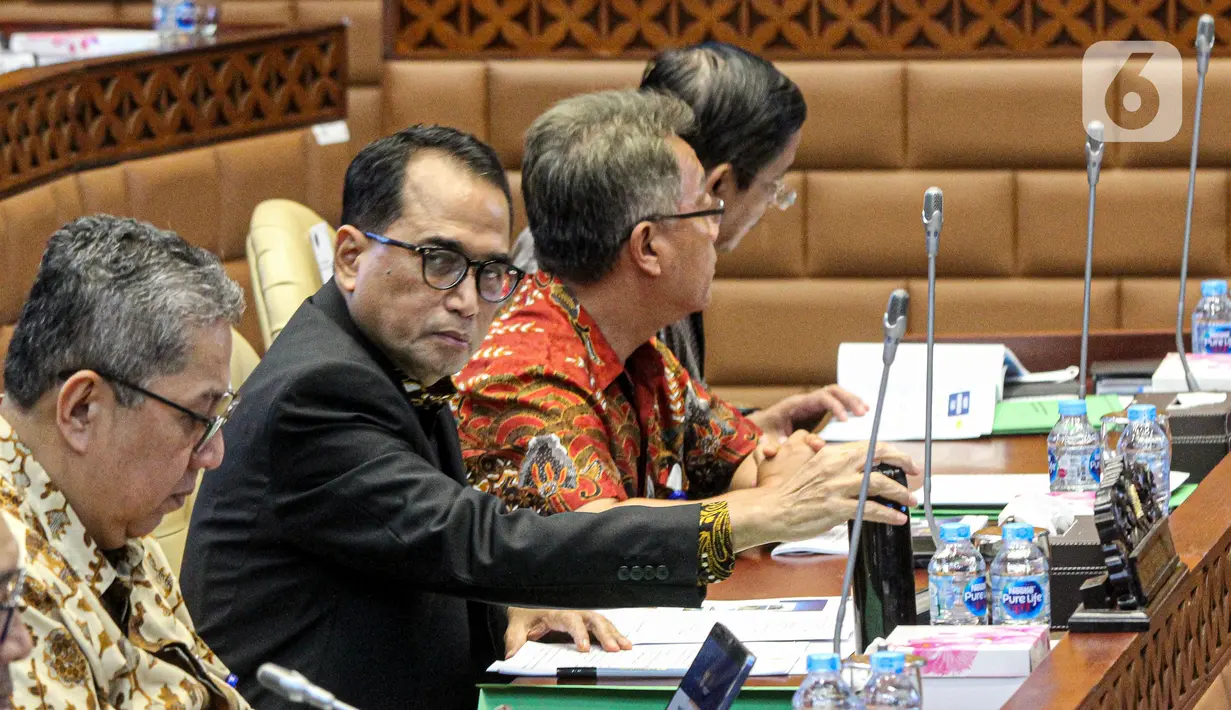 Kementerian Perhubungan (Kemenhub) mencatat realisasi kinerja anggaran hingga 31 Mei 2023 mencapai Rp10,44 triliun atau 31,26 persen dari pagu anggaran sebesar Rp33,41 triliun (setelah automatic adjustment) atau mencapai 30 persen dari pagu Rp34,79 triliun sebelum automatic adjustment. (Liputan6.com/Faizal Fanani)