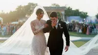 Gaun pengantin Priyanka Chopra dan Nick Jonas (Instagram Priyanka Chopra/People)
