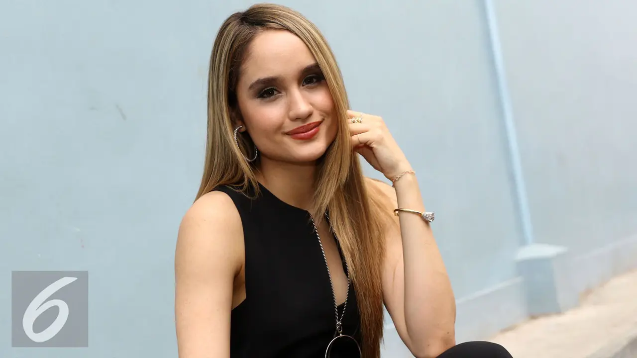 Cinta Laura