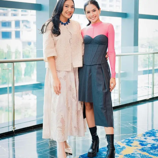 Waktu Pernikahan 6 Artis Ini Berdekatan dengan Sahabatnya, Makin Kompak