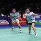 Ganda campuran Indonesia, Rinov Rivaldy/Pitha Haningtyas Mentari, tampil pada babak 32 Besar Kejuaraan Dunia Bulutangkis 2023 di Royal Arena, Kopenhagen, Denmark, Rabu (23/8/2023). (Bola.com/PBSI)