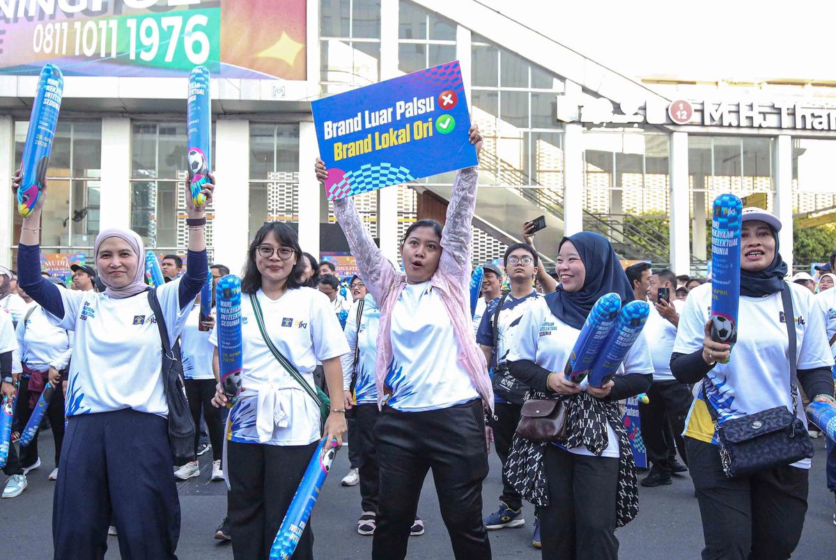 FOTO: Antuasia Warga Warga Ikuti Fun Walk Peringatan Hari Kekayaan Intelektual