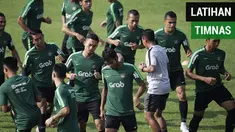 Berita video latihan pertama Timnas Indonesia setelah laga kontra Thailand di Piala AFF 2018, Selasa (20/11/2018).