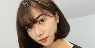 Potong rambut jadi pendek, Isyana Sarasvati semakin mirip Eonni Korea Selatan. Banyak netizen yang menyebutnya mirip IU hingga Winter aespa. (Instagram/isyanasarasvati).