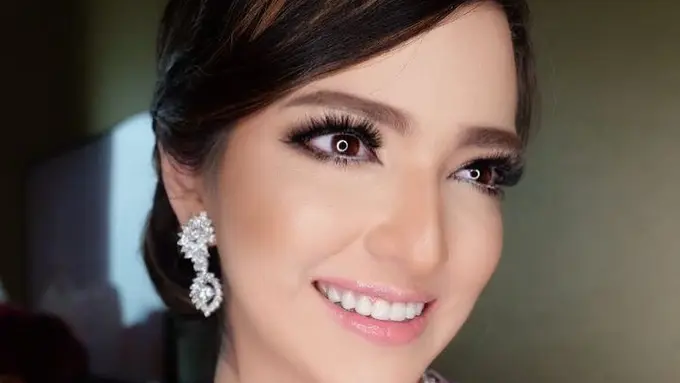 [Bintang] Kondangan Makin Kece dengan Inspirasi 5 Gaya Rambut Nia Ramadhani Ini