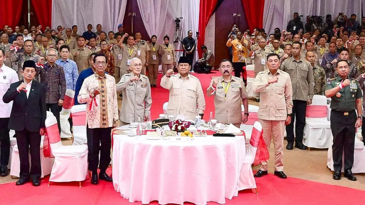 VIDEO: Teriak Kepalkan Tangan, Prabowo & Jenderal Sepuh Try Sutrisno 'Hidup Purnawirawan TNI