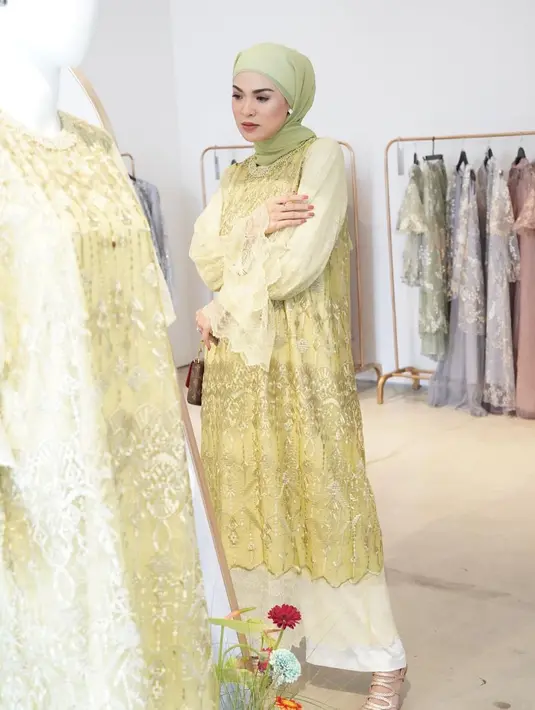 Meski sudah lama gak muncul di TV,  Delia Septianti tetap aktif membagikan kabar terkininya lewat sosial media pribadinya. (FOTO: instagram.com/deliaseptianti/)