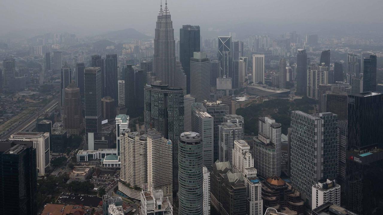 Kuala Lumpur Diselimuti Kabut Asap dari Kalimantan