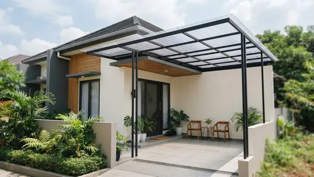 Kanopi Polycarbonate Transparan dengan Tiang Tipis