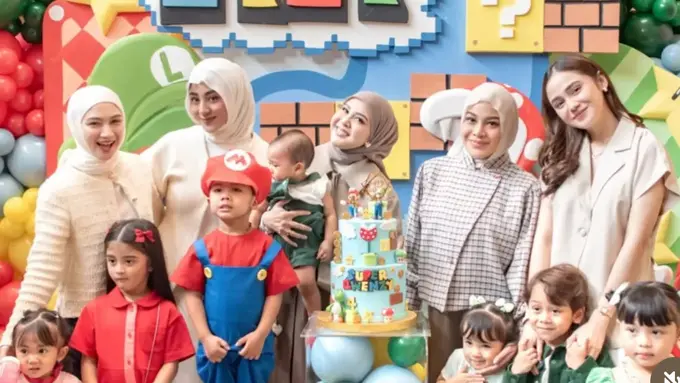 Geng Mamayu saat Hadir Ulang Tahun Putra Pertama Kesha Ratuliu. [@kesharatuliu05]