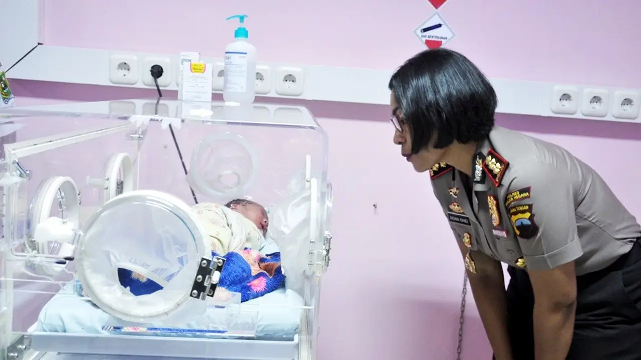 Janji Kapolres Cantik pada Bayi Lelaki Dibuang ke Semak-Semak