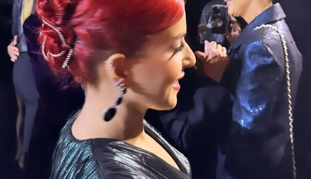 Melansir dari Lyst, gaun tersebut ditaksir dengan harga US$6.993 atau sekitar Rp109 jutaan. [@tasyafarasya]