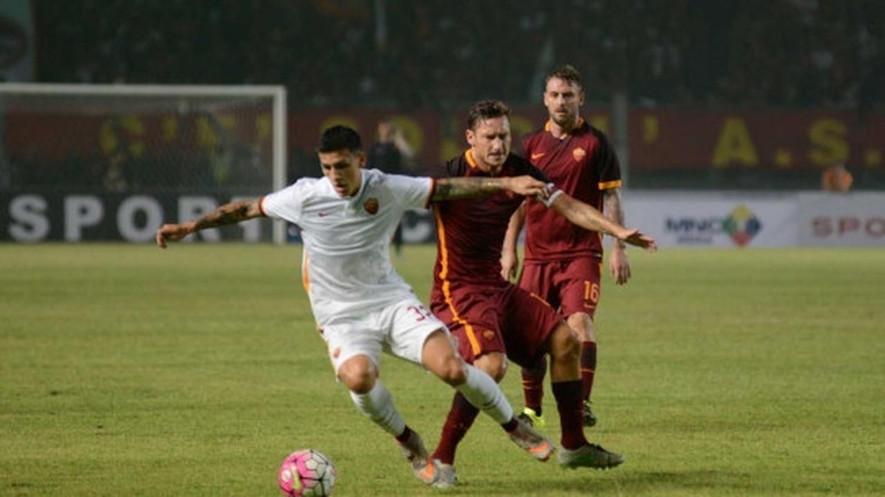 Aksi Totti dkk di laga AS Roma Indonesia Day 2015