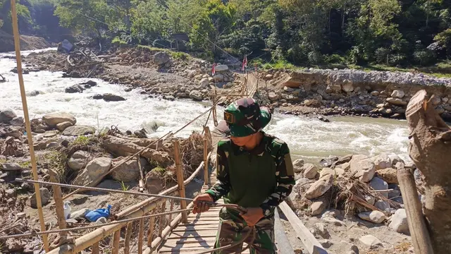 TNI telah membangun 15 jembatan perintis pascabencana di Aceh. (Ist)